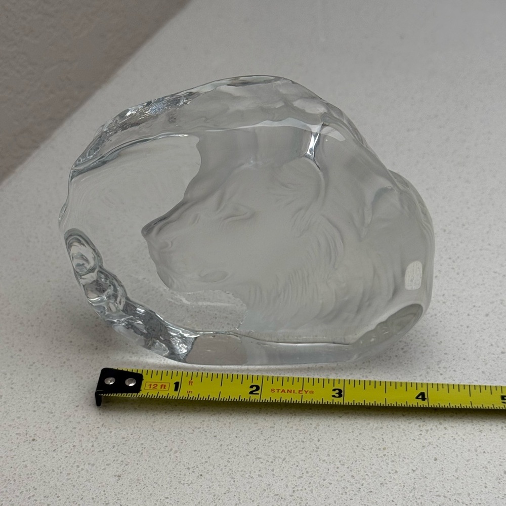 Vintage Crystal Etched Glass Lion Head Heavy Paper Weight - Picture 10 of 12